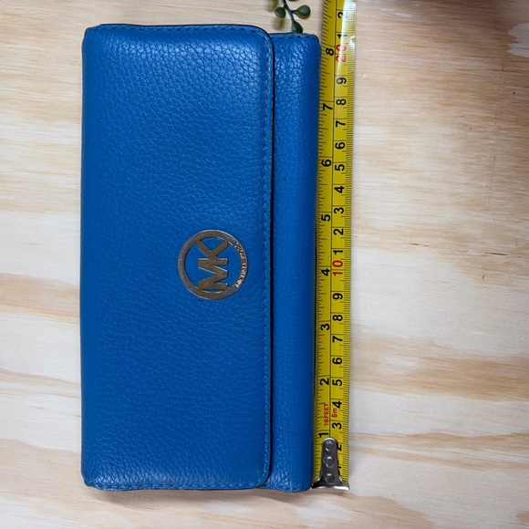 Michael Kors Blue Wallet - Picture 12 of 13